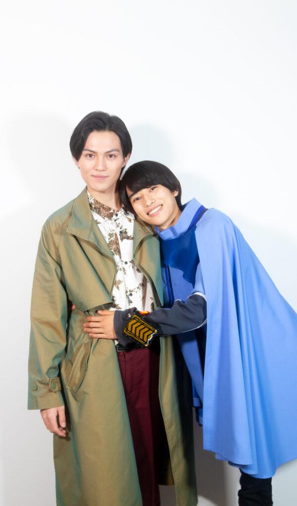 簡秀吉　ギーツ　本島純政　ガッチャード　直筆サイン入　2ショット　生写真　チェキ 簡秀吉 ギーツ 本島純政 ガッチャード 直筆サイン入 2ショット 生写真